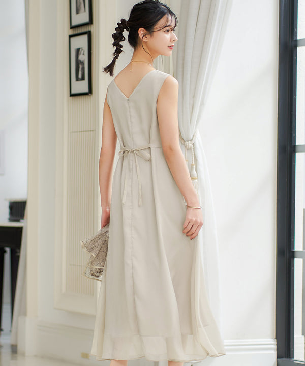 {"color":"\u30d9\u30fc\u30b8\u30e5","info":""}
