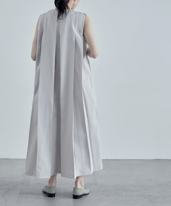 {"color":"\u30e9\u30a4\u30c8\u30b0\u30ec\u30fc","info":"model\uff1aH170cm size\uff1aM"}