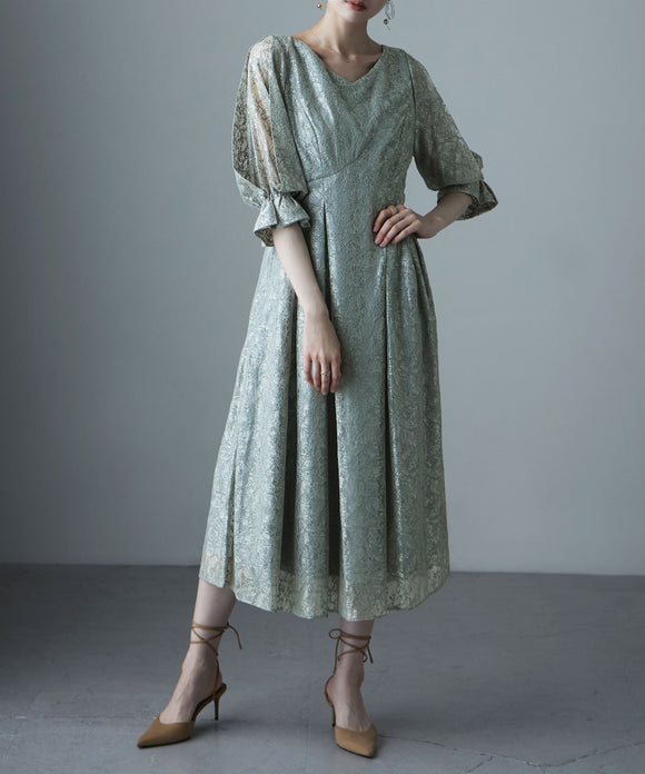 {"color":"\u30e9\u30a4\u30c8\u30ab\u30fc\u30ad","info":"model\uff1aH170cm size\uff1aM"}