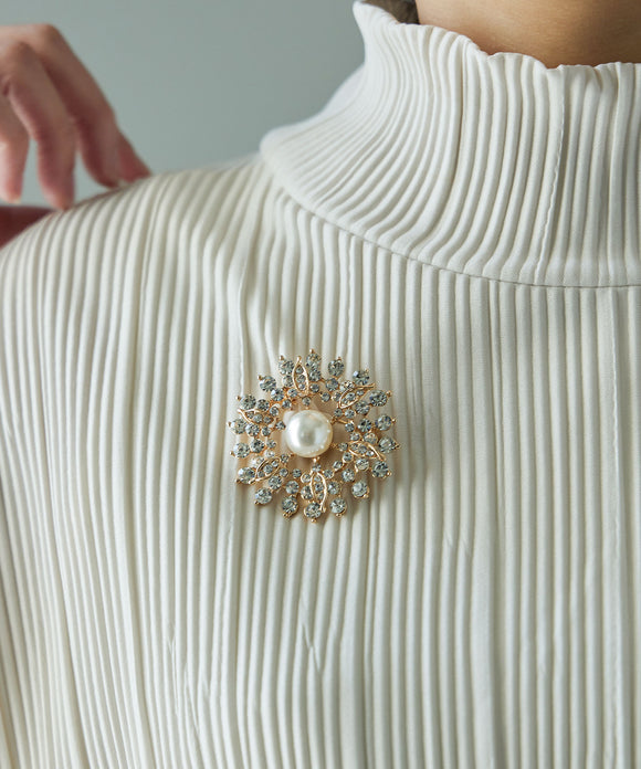 {"color":"\u30b4\u30fc\u30eb\u30c9","info":"model\uff1aH171cm size\uff1aF"}