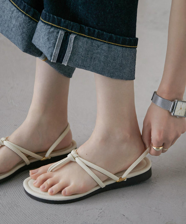 {"color":"\u30db\u30ef\u30a4\u30c8","info":"model\uff1aH161cm size\uff1aS(22.0-22.5cm)"}