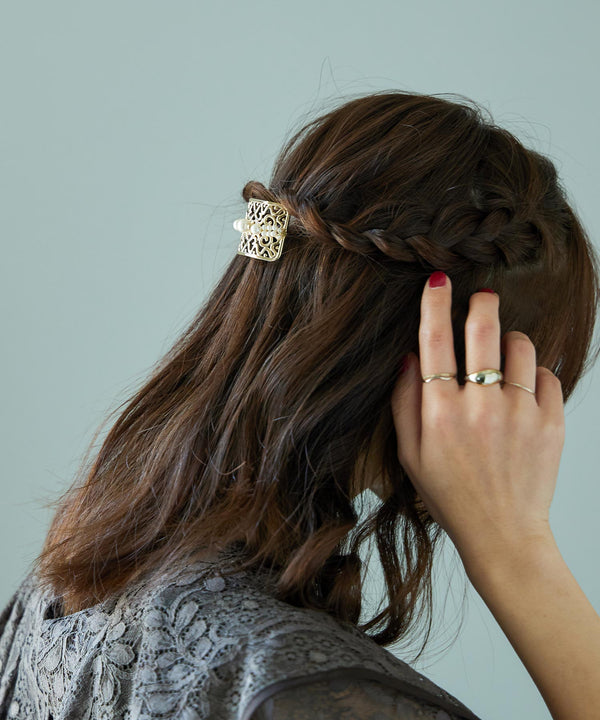 {"color":"\u30b4\u30fc\u30eb\u30c9","info":""}