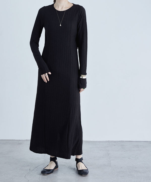 {"color":"\u30d6\u30e9\u30c3\u30af","info":""}