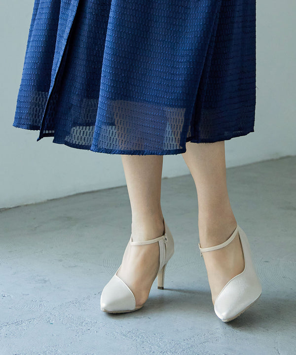 {"color":"\u30d9\u30fc\u30b8\u30e5","info":""}