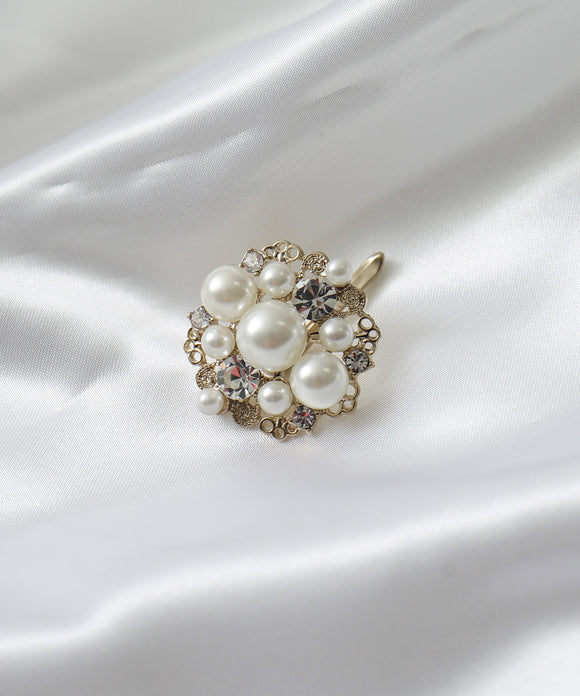 {"color":"\u30d9\u30fc\u30b8\u30e5","info":""}