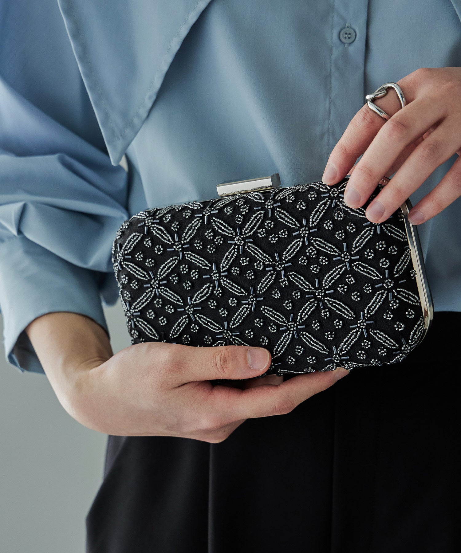 リーフパターンビーズ刺繍ハードパーティークラッチバッグ