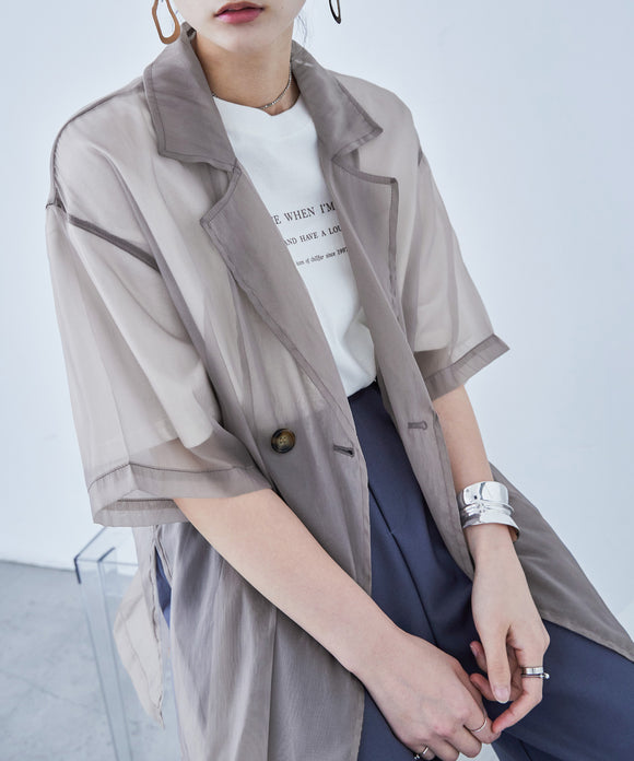 {"color":"\u30b0\u30ec\u30fc","info":"model\uff1aH163.5cm size\uff1aM"}