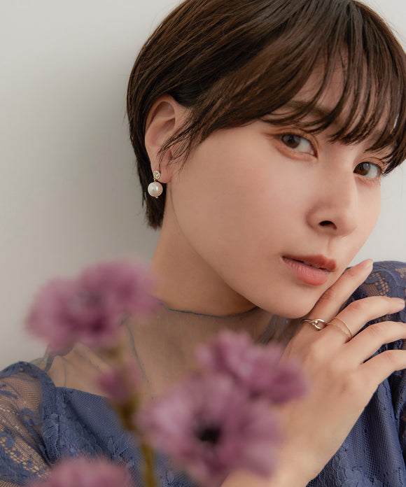 niana フラワービジューパールセラミックピアス ゴールド