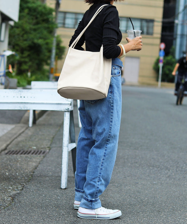 Fashion Letter フェイクレザートートバッグ アイボリー