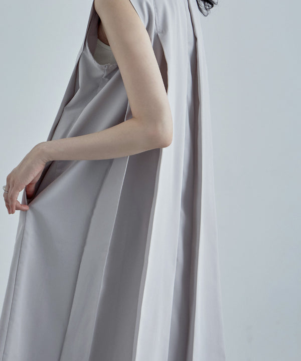 {"color":"\u30e9\u30a4\u30c8\u30b0\u30ec\u30fc","info":"model\uff1aH170cm size\uff1aM"}