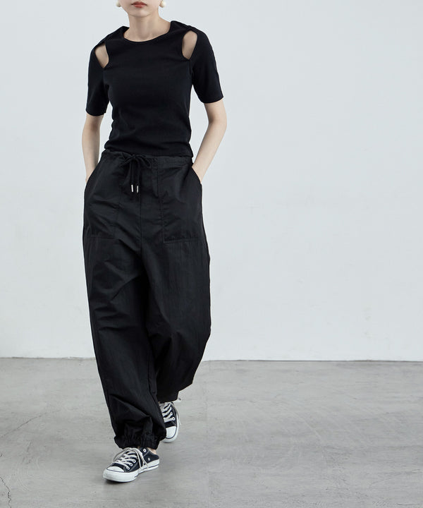 {"color":"\u30d6\u30e9\u30c3\u30af","info":"model\uff1aH170cm size\uff1aM"}