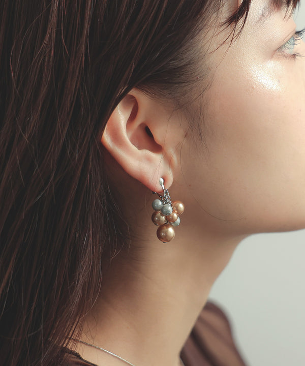 {"color":"\u30b4\u30fc\u30eb\u30c9","info":""}