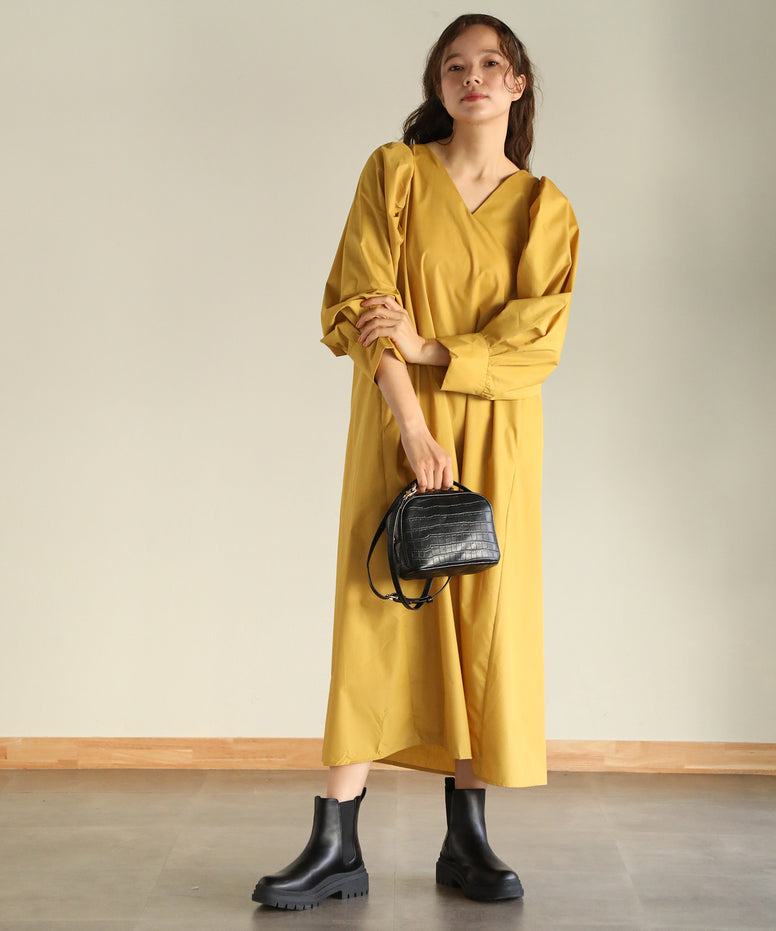 Vネックパフスリーブワンピース