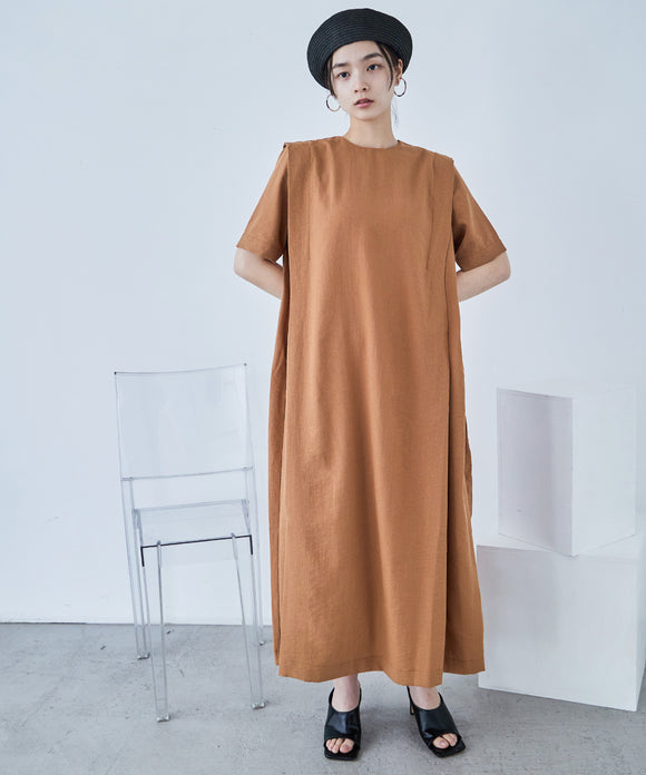 {"color":"\u30aa\u30ec\u30f3\u30b8","info":"model\uff1aH163.5cm size\uff1aM"}
