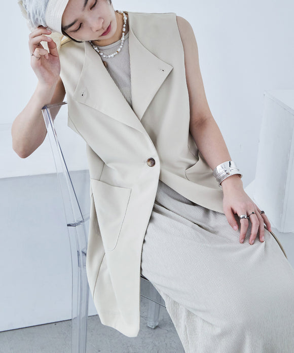{"color":"\u30e9\u30a4\u30c8\u30d9\u30fc\u30b8\u30e5","info":"model\uff1aH163.5cm size\uff1aM"}