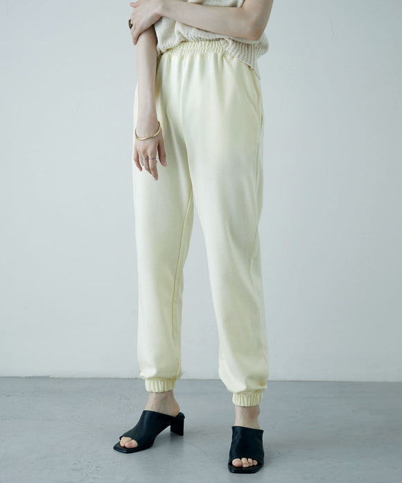 {"color":"\u30a2\u30a4\u30dc\u30ea\u30fc","info":"model\uff1aH170cm size\uff1aF"}