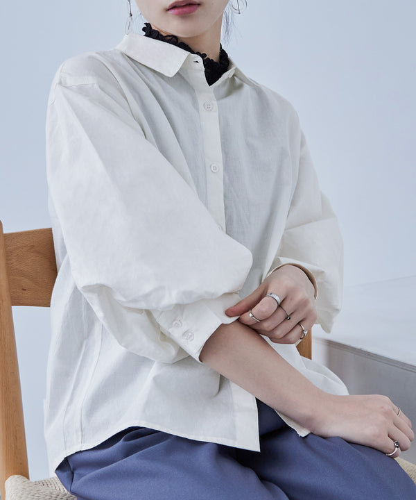 {"color":"\u30aa\u30d5\u30db\u30ef\u30a4\u30c8","info":""}