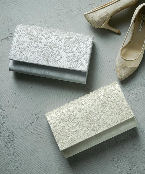 {"color":"\u30d9\u30fc\u30b8\u30e5","info":""}