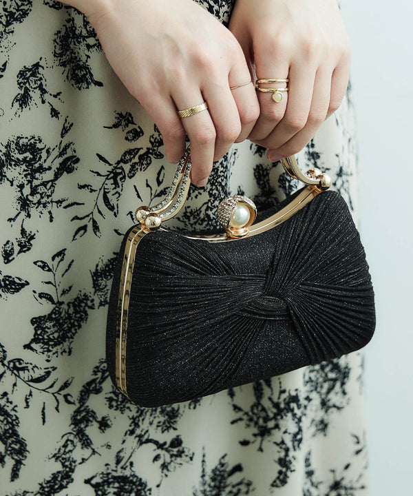 {"color":"\u30d6\u30e9\u30c3\u30af","info":""}