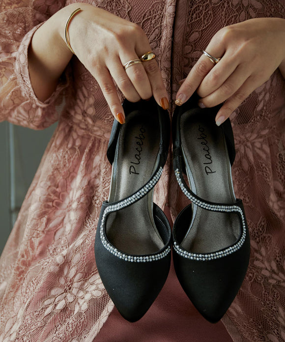 niana オープンハートパンプス ブラック