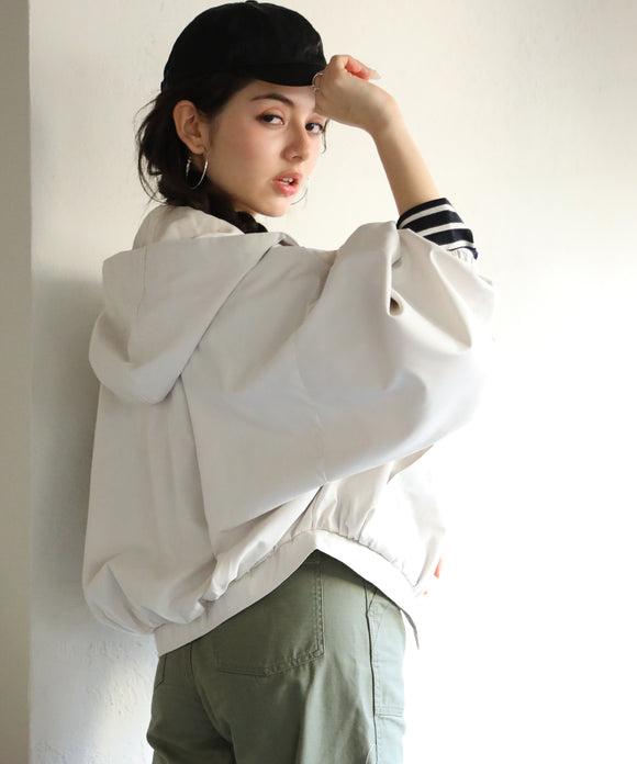 aity フード付きショートマンパ アイボリー
