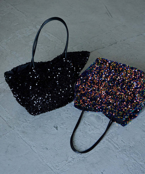 {"color":"\u30d6\u30e9\u30c3\u30af","info":""}