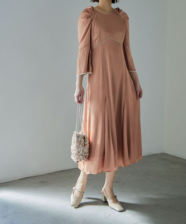 {"color":"\u30d9\u30fc\u30b8\u30e5","info":"model\uff1aH171cm size\uff1a24cm"}