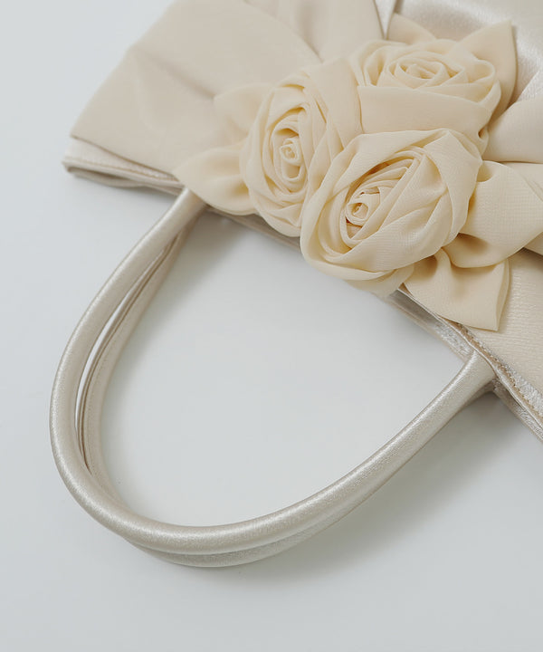 niana サテンハンドバッグ