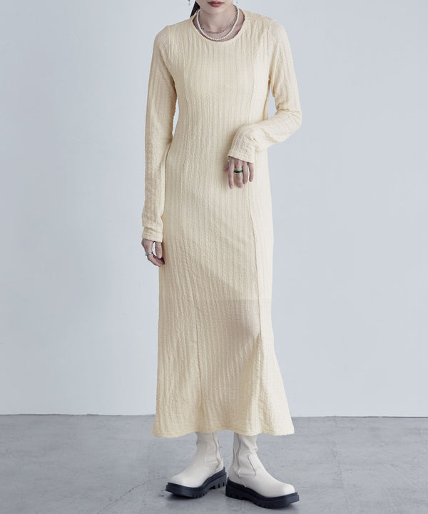 {"color":"\u30a2\u30a4\u30dc\u30ea\u30fc","info":""}