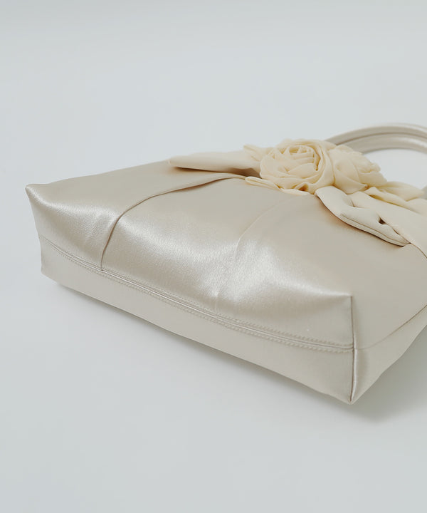 niana サテンハンドバッグ