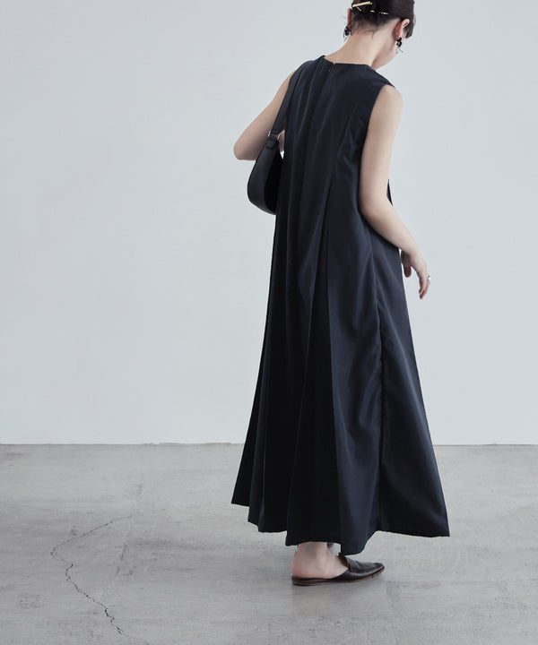 {"color":"\u30cd\u30a4\u30d3\u30fc","info":"model\uff1aH163 size\uff1aM"}