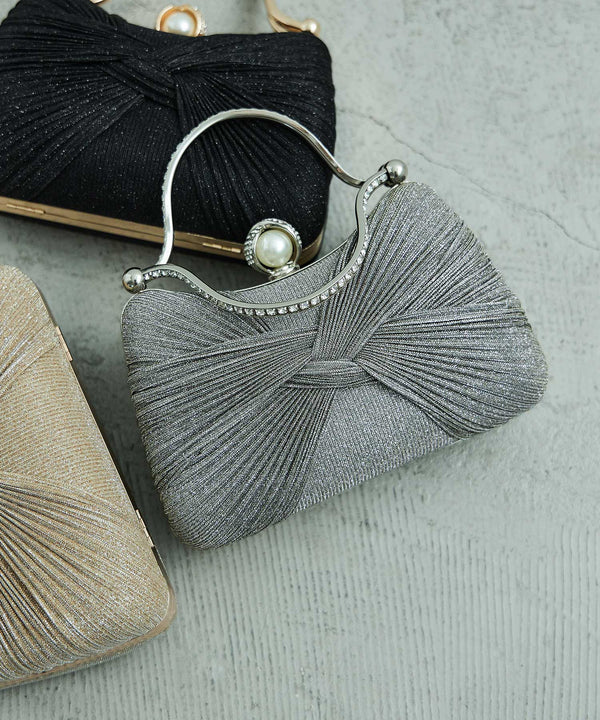 {"color":"\u30b7\u30eb\u30d0\u30fc","info":""}