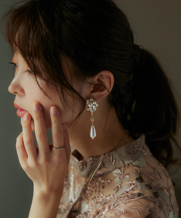 niana パールパーティーイヤリング ベージュ