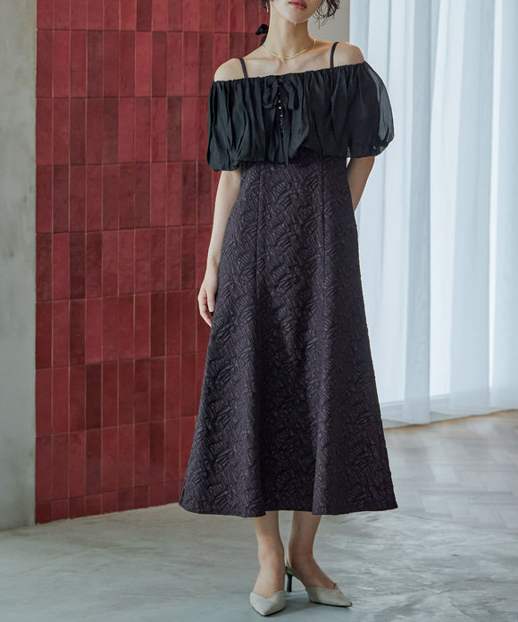 {"color":"\u30d6\u30e9\u30a6\u30f3","info":"model\uff1aH167cm size\uff1aM"}