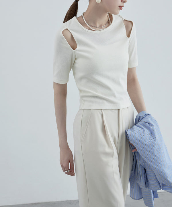 {"color":"\u30aa\u30d5\u30db\u30ef\u30a4\u30c8","info":"model\uff1aH170cm size\uff1aM"}