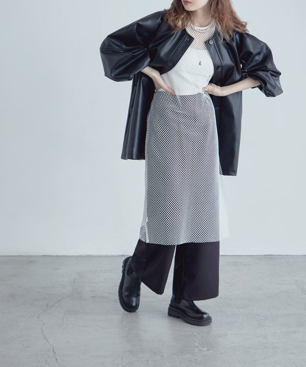 {"color":"\u30aa\u30d5\u30db\u30ef\u30a4\u30c8","info":"model\uff1aH170cm size\uff1aM"}