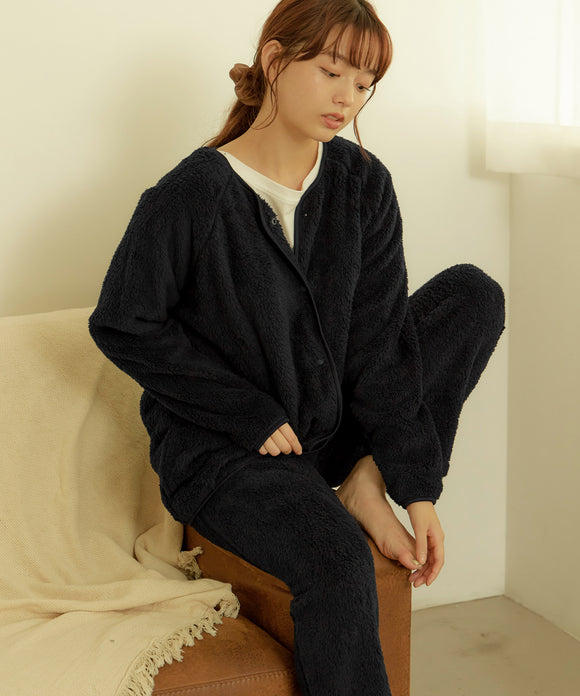 {"color":"\u30d6\u30e9\u30c3\u30af","info":"model\uff1aH160cm size\uff1aM-L"}