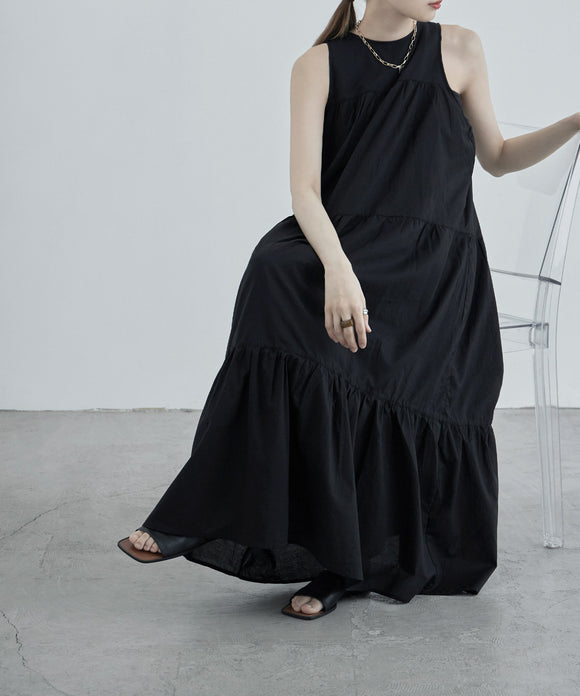 {"color":"\u30d6\u30e9\u30c3\u30af","info":"model\uff1aH170cm size\uff1aL"}