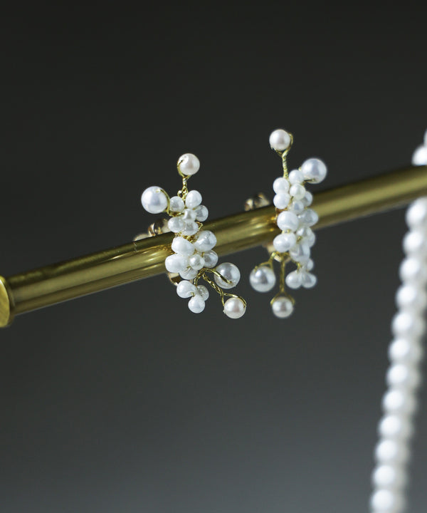 niana フラワーパールイヤリング