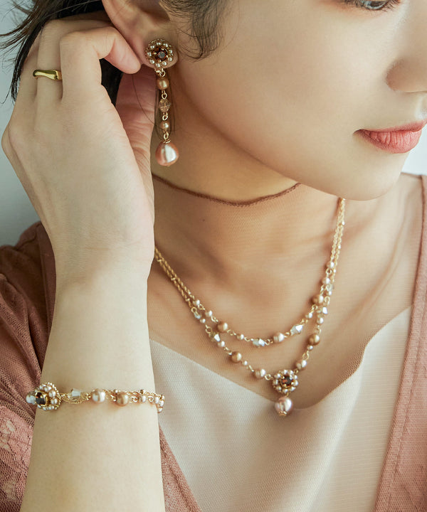 {"color":"\u30d6\u30e9\u30a6\u30f3","info":""}