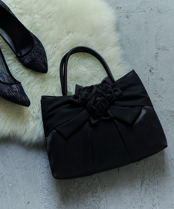 niana サテンハンドバッグ