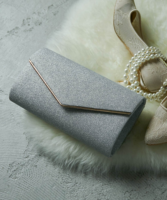 niana シンプルラメレター型クラッチバッグ シルバー