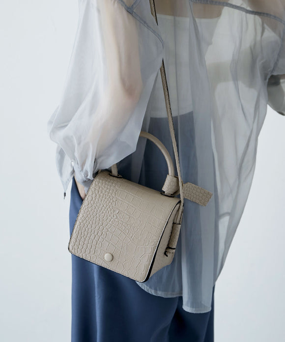 {"color":"\u30d9\u30fc\u30b8\u30e5","info":"model\uff1aH170cm size\uff1aF"}