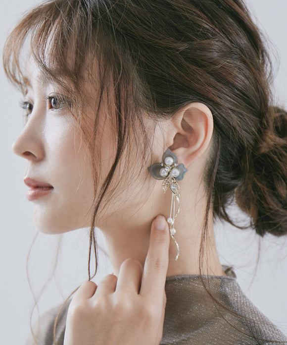 niana フルールイヤリング ダスティブルー