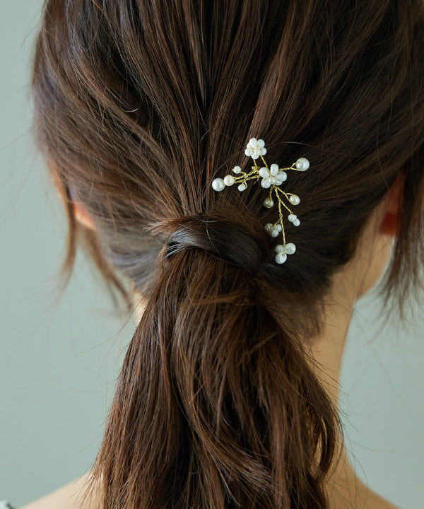 {"color":"\u30aa\u30d5\u30db\u30ef\u30a4\u30c8","info":""}