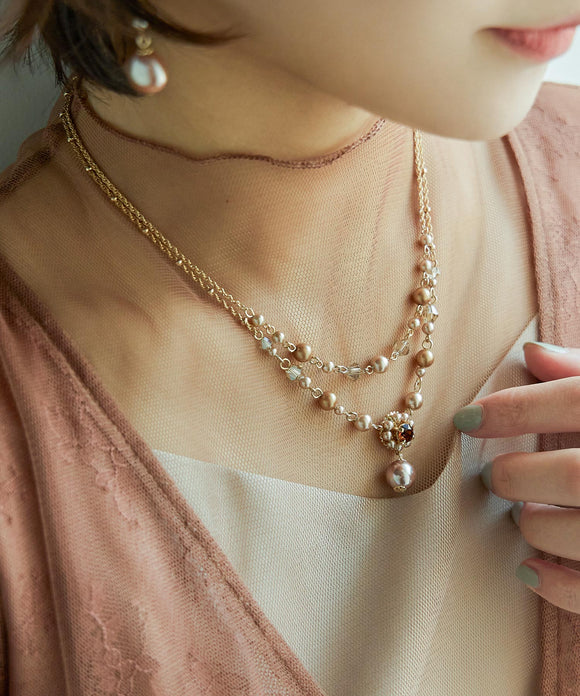 {"color":"\u30d6\u30e9\u30a6\u30f3","info":""}