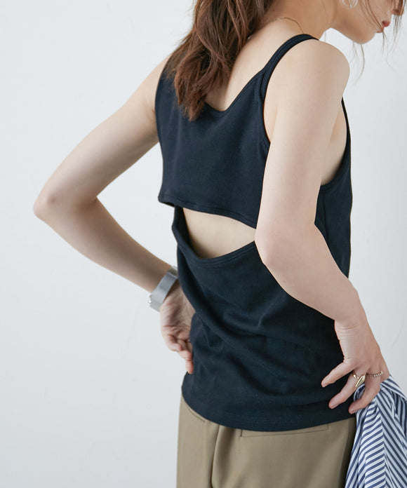 {"color":"\u30d6\u30e9\u30c3\u30af","info":"model\uff1aH161cm size\uff1aM"}